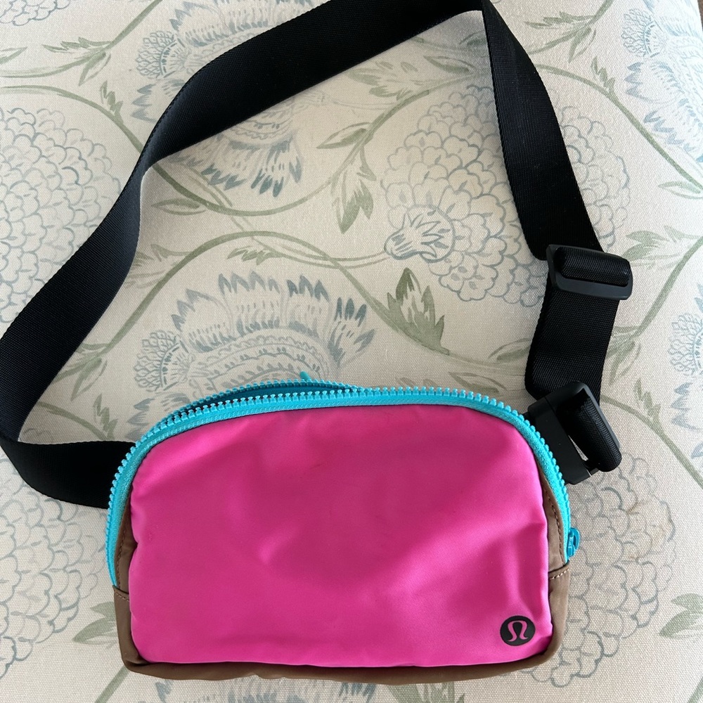 Lululemon belt bag